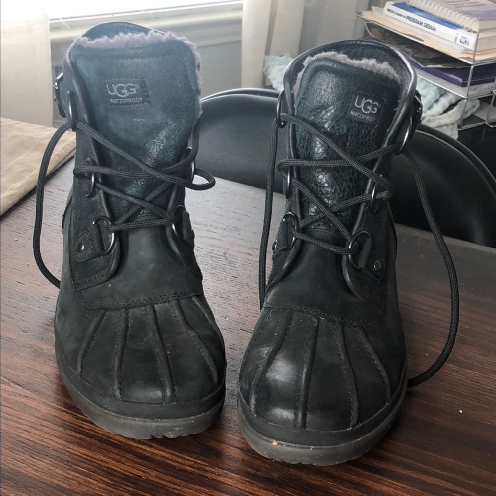 UGG waterproof boots 🥾❄️☃️